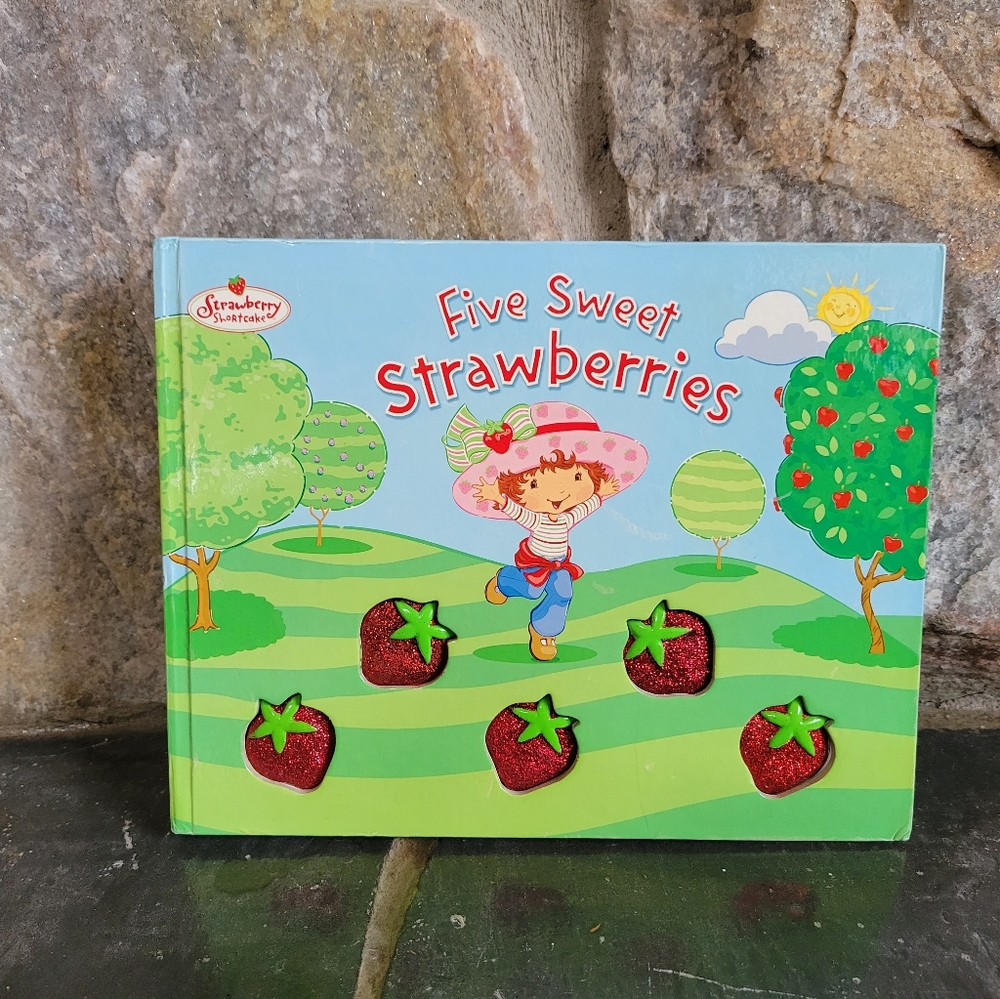KIDS BOOK- STRAWBERRY SHORTCAKE